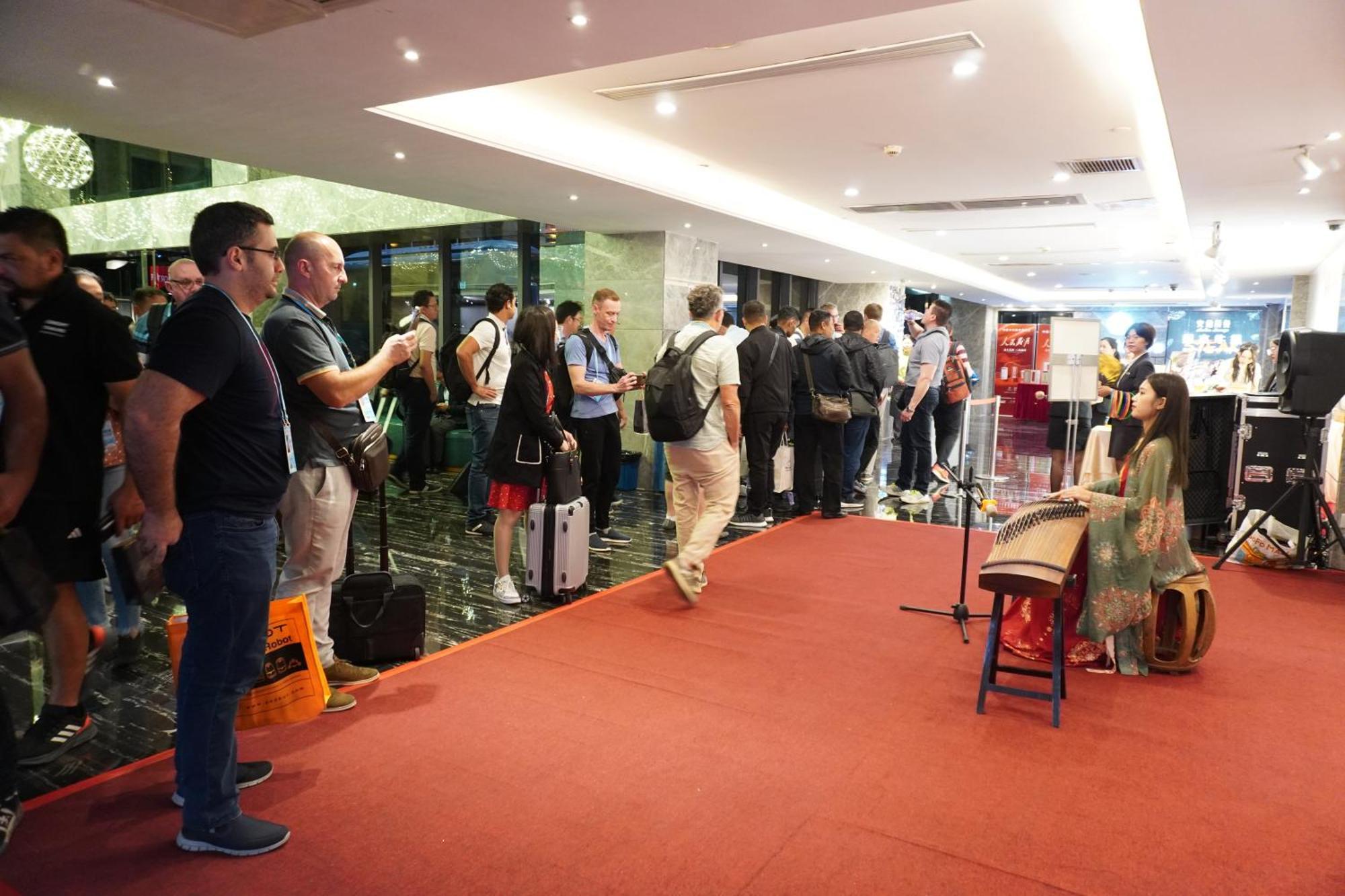 La Perle International Hotel - Free Shuttle Between Hotel And Exhibition Center During Canton Fair & Exhibitor Registration Counter Exteriér fotografie
